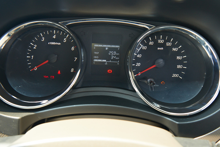 Meter_Cluster_with_Multi_Information_Display